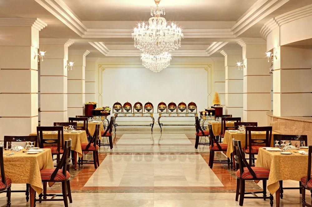 Le Meridien Médine Extérieur photo The restaurant